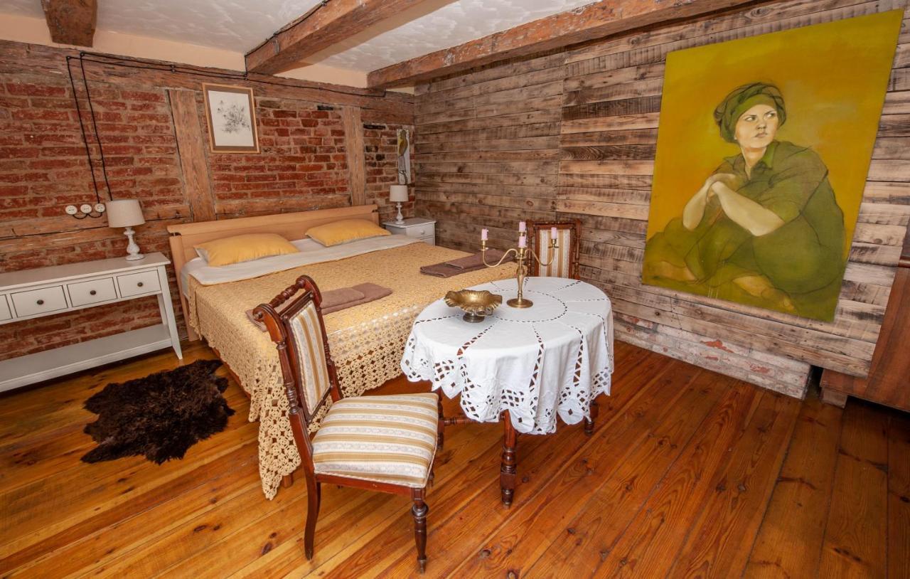 Balta Maja Hotel Pilsrundāle Екстериор снимка