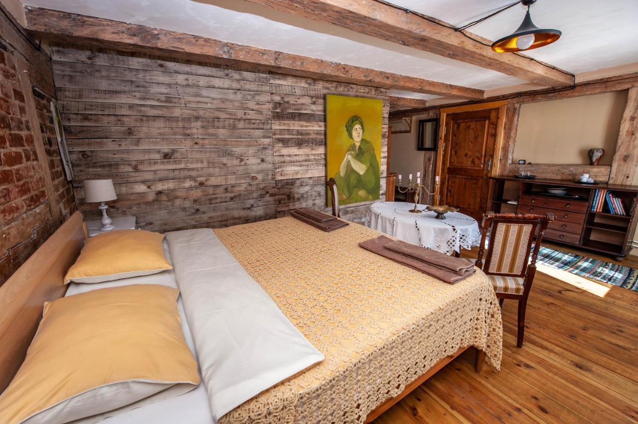 Balta Maja Hotel Pilsrundāle Екстериор снимка
