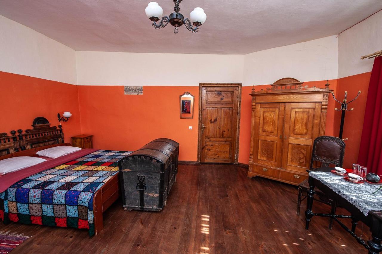 Balta Maja Hotel Pilsrundāle Екстериор снимка