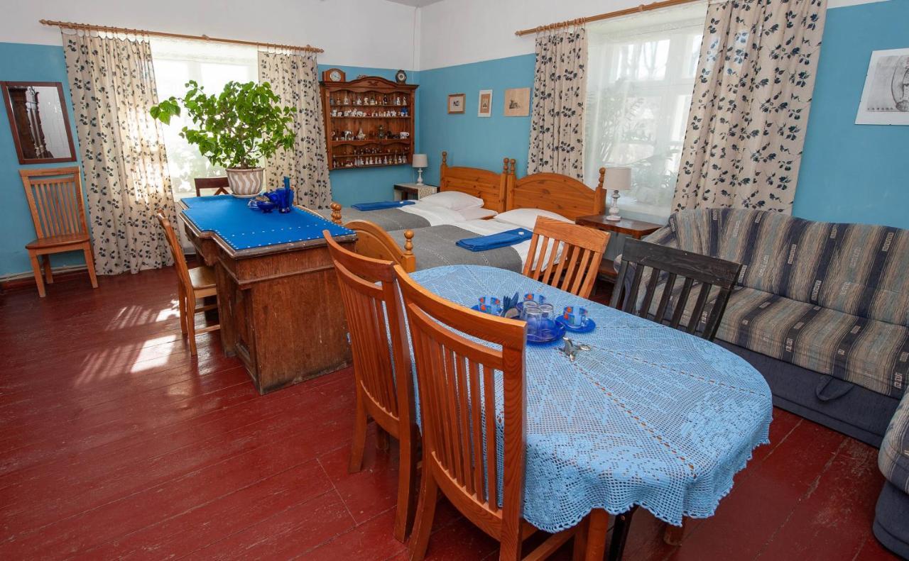 Balta Maja Hotel Pilsrundāle Екстериор снимка