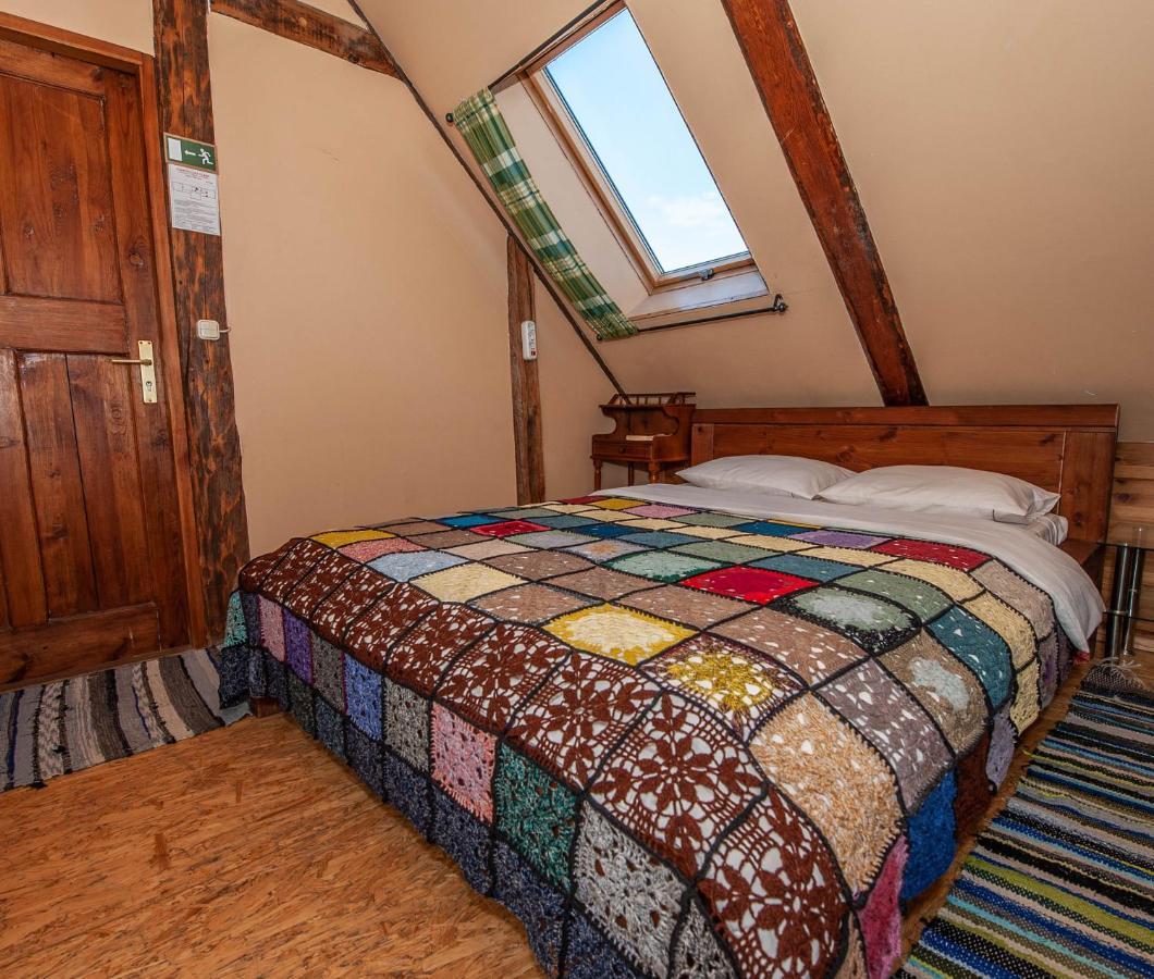 Balta Maja Hotel Pilsrundāle Екстериор снимка