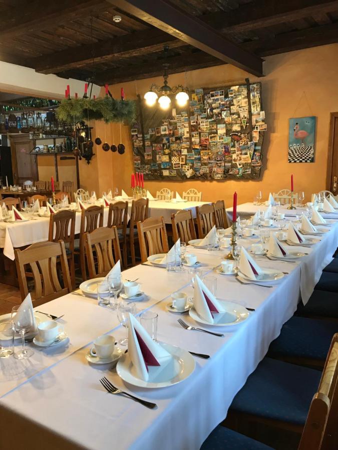 Balta Maja Hotel Pilsrundāle Екстериор снимка